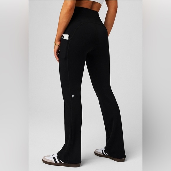 Fabletics Cold Weather Pocketed High-Waisted Mini Flare Sz large black leggings - Picture 3 of 7